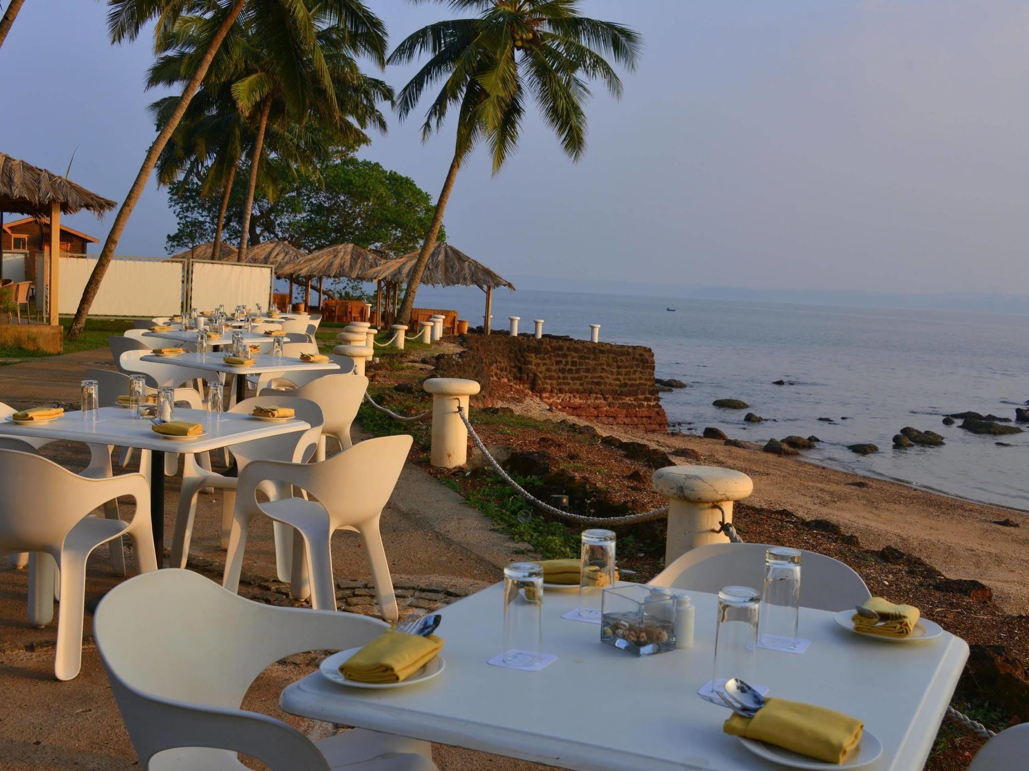 Hotel Bay 15 Panaji Esterno foto